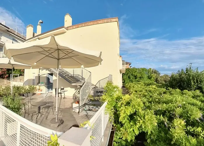 Hotel Tritone